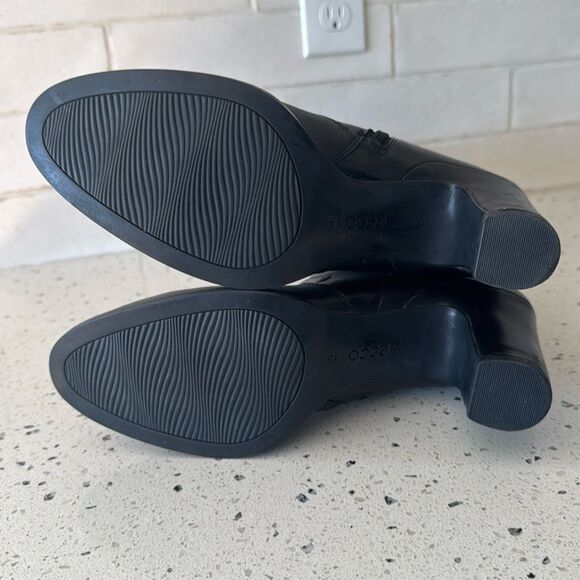 Ecco Women’s Size 40 Black Leather Knee-High Boots Heeled Sleek Comfortable EUC - Picture 8 of 15